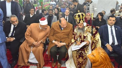 محافظ أسيوط يشهد قداس عيد الميلاد المجيد بمطرانية منفلوط (صور) 