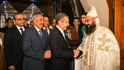 محافظ الغربية يشهد قداس عيد الميلاد بكنيسة ماري جرجس بطنطا