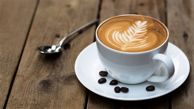 قهوة الصباح في ليبيا، لا يستغني عنها أحد، ورائحتها تملأ الشوارع والأزقة