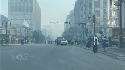 شبورة متوسطة تغطي شوارع القاهرة والجيزة (صور) 