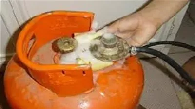 تسرب غاز في الشقة وراء إغماء عامل وزوجته في مدينة نصر 