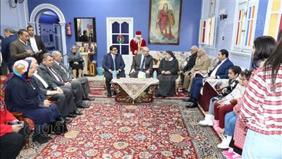 محافظ بني سويف يزور دار أيتام لمشاركة الأطفال فرحتهم بعيد الميلاد 