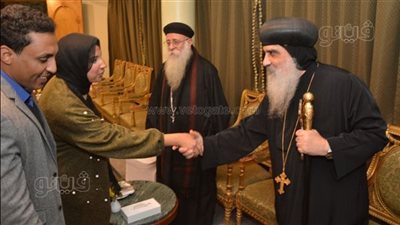 موظفو مستشفى علاج الأورام بالأقصر يزورون الكنائس احتفالا بعيد الميلاد (صور)