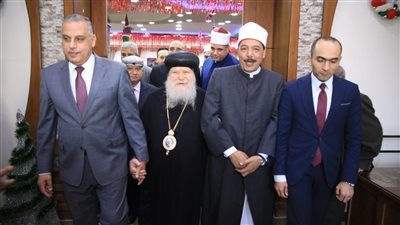 محافظ سوهاج يزور المطرانيات ويقدم التهنئة للأخوة الأقباط بمناسبة عيد الميلاد (صور)