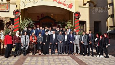 رئيس جامعة بنى سويف يزور الكنائس والأديرة للتهنئة بعيد الميلاد (صور)