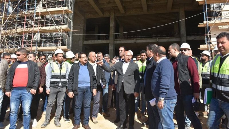 وزير النقل خلال المتابعة،