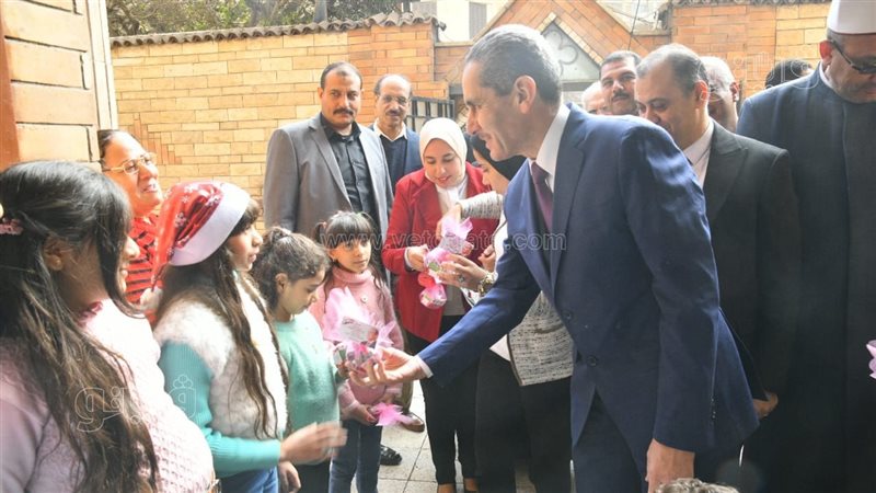 محافظ الغربية يزور