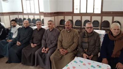 «طنط الجزيرة» تخرج في وفود لتهنئة الأقباط.. عادة قرية بالقليوبية في عيد الميلاد 