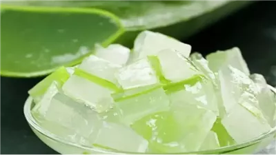 جل الصبار للبشرة، استخدميه للحفاظ على شبابك ولكن يفضل الطبيعي 