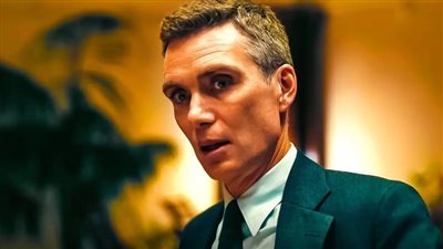 كيليان مورفي يفوز بجائزة أفضل ممثل في الجولدن جلوب الـ 81 (فيديو)