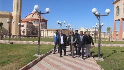 رئيس جهاز العاشر من رمضان يتفقد مشروع نادي المحور الشرقي على مساحة 17 فدانا