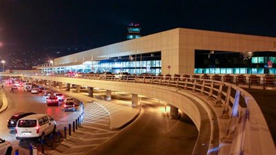 قراصنة يخترقون منصات مطار بيروت ويبثون رسائل تحذير لحزب الله (صور)