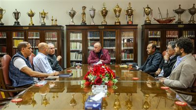 هل يتعاقد الأهلي مع مهاجم محلي في يناير، مصدر يرد 