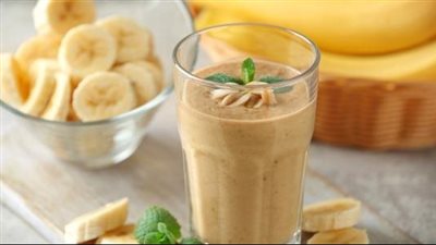 طريقة عمل عصير الموز بالمكسرات، يساعد أبناءك على التركيز