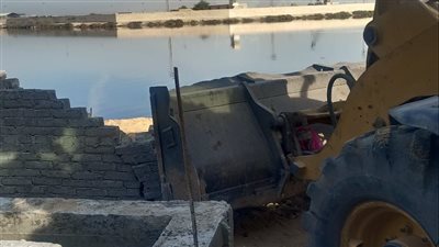محافظة الإسماعيلية تحبط حالة تعد بالبناء في نطاق بحيرة التمساح (صور) 