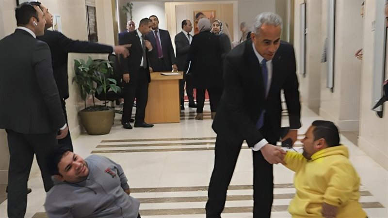 حسن شحاتة وزير العمل