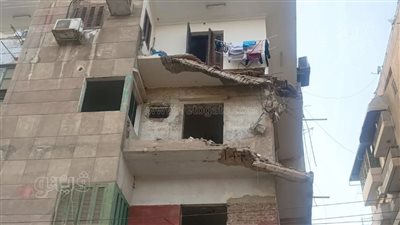 إصابة سيدة سقطت بها بلكونة منزل قديم في الغربية