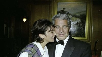 صحيفة بريطانية: جيفري إبستين سجل أشرطة جنسية مع قاصرات للأمير أندرو وبيل كلينتون