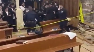 لحظة العثور على نفق سري لليهود في نيويورك يثير صدمة في العالم (فيديو)