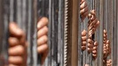 القبض على 3 أشخاص لاتجارهم في النقد الأجنبي بالمقطم