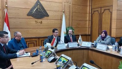 رئيس جامعة بنها يترأس جلسة تعريفية عن مسابقة الجامعة الخضراء الذكية