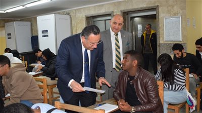 رئيس جامعة الإسكندرية يتابع سير أعمال الامتحانات بكليات ومعاهد الجامعة