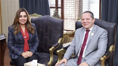 رئيس جامعة دمياط يُقدم التهنئة للمحافظ بمناسبة الاحتفال بعيد الميلاد المجيد 