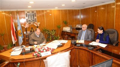 محافظ أسيوط يتابع مشروعات هيئة الأبنية التعليمية ومراحل تنفيذها