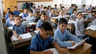 طلاب الصفين الرابع والخامس بالجيزة يؤدون امتحانات مادتي العلوم والمهارات المهنية غدا