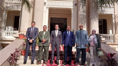 رئيس جامعة بنها يستقبل فريق مبادرة تميز المعلم الممولة من الوكالة الأمريكية