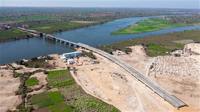 محور الفشن شريان جديد للتنمية في محافظات الصعيد (صور)