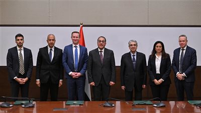 رئيس الوزراء يشهد مراسم توقيع اتفاقية حق الانتفاع لمشروع إنتاج طاقة الرياح