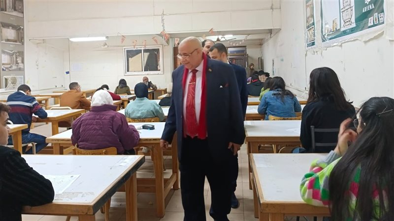 أثناء الامتحانات،