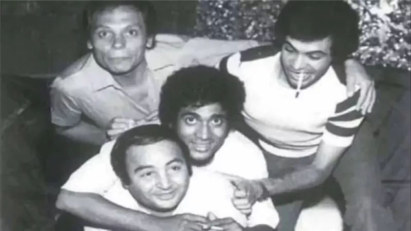 هادى الجيار ومجموعة