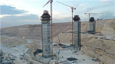 تصوير جوي لكوبري خور مايو ضمن أعمال تنفيذ القطار السريع (فيديو)