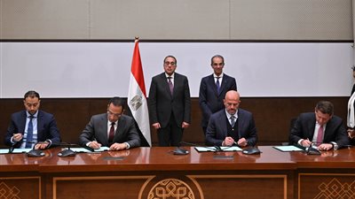 مدبولي يشهد توقيع اتفاق إنشاء مركز البيانات الخضراء 