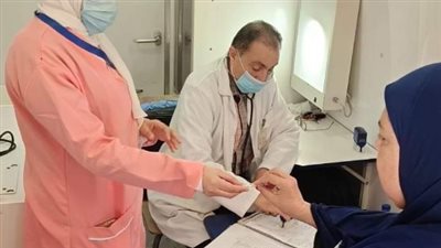 توقيع الكشف الطبي على ألف مواطن بروضة أكتوبر ضمن قافلة علاجية شاملة