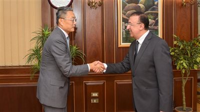 محافظ الإسكندرية يستقبل وفد شركة بيفار الصينية لبحث فرص الاستثمار في الإسكندرية