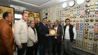 محافظ الدقهلية يتفقد عددا من المصانع بالمنطقة الصناعية بالعصافرة ويعقد لقاءً بالمستثمرين