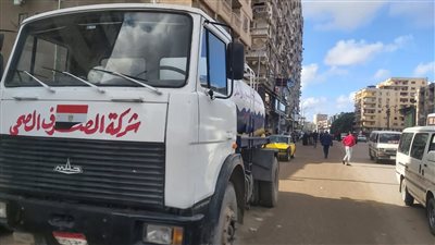 محافظ الإسكندرية يوجه برفع درجة الاستعداد وتكثيف التواجد الميداني لمواجهة تداعيات الأمطار