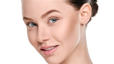 قناع التقشير لبشرة لامعة وخالية من العيوب وناصعة البياض 