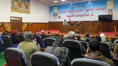 رئيس مركز الفرافرة يستمع لمطالب المواطنين خلال اللقاء الأسبوعي المفتوح