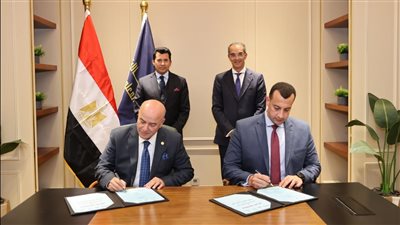 الوزيران صبحي وطلعت يشهدان توقيع بروتوكول لتطوير الاتصالات بالمنشآت الشبابية بقرى حياة كريمة