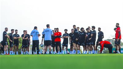 أبو ريدة وأحمد مجاهد يحضران مران منتخب مصر قبل مواجهة نيوزيلندا (فيديو)