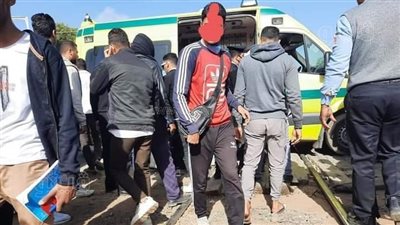 إصابة 15 شخصا في حادث تصادم بالبحيرة