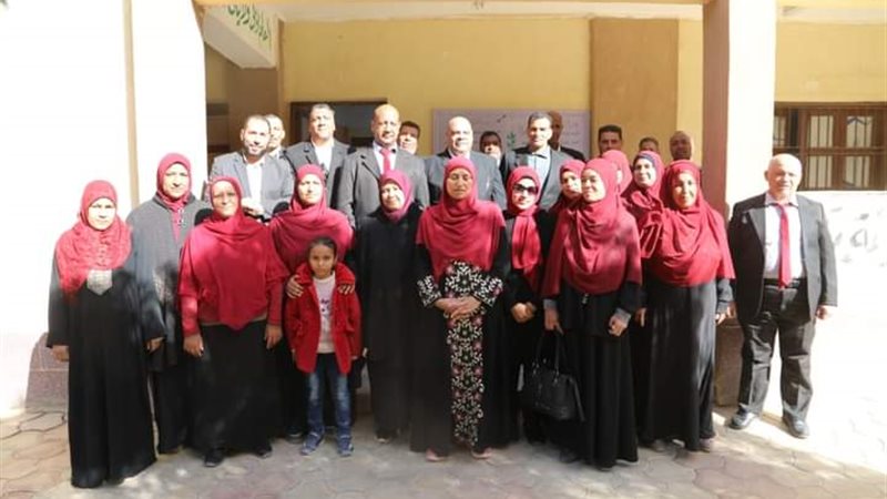 أحدي المدارس المكرمه،