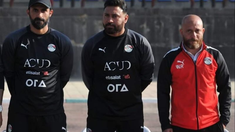 الجهاز الفني لمنتخب