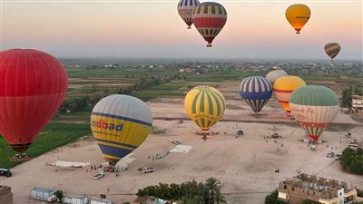 إقلاع 25 رحلة بالون طائر في سماء الأقصر على متنها 600 سائح