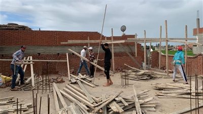 إزالة 17 حالة بناء مخالف في مدينة نجع حمادي بقنا