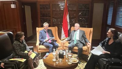 محافظ جنوب سيناء يبحث مع قنصل فرنسا إحياء ذكرى حادث سقوط الطائرة الفرنسية بشرم الشيخ